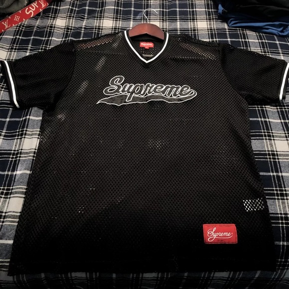 Supreme - Picture 2 of 8